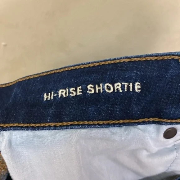American Eagle Women's High-Rise Shortie Denim Shorts size 8 - Picture 4 of 5